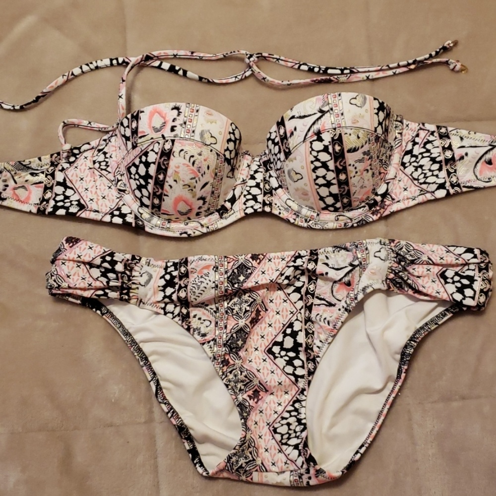 Victoria's Secret bikini